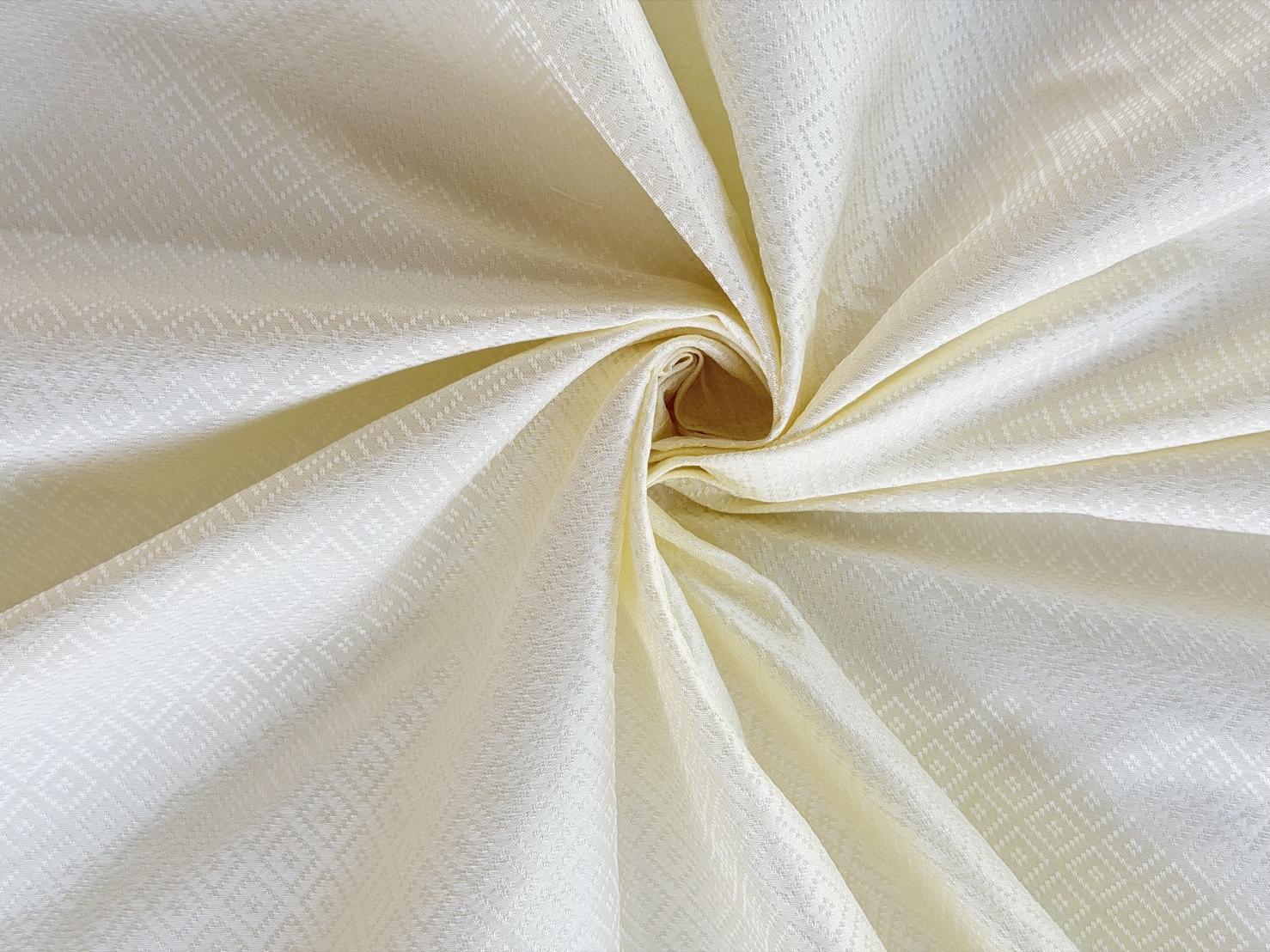 ผ้าไหมยกดอกลูกแก้ว สีพื้น ผ้าไหมแท้ 5ตะกอ สีครีมงาช้าง ไม่อาบน้ำยา ขายตามความยาวหลา รหัส B1-NY-1007671