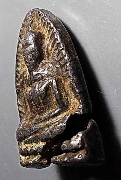 พระรอด เนื้อตะกั่ว ลพ.ดำ วัดกุฎี ปราจีนบุรี