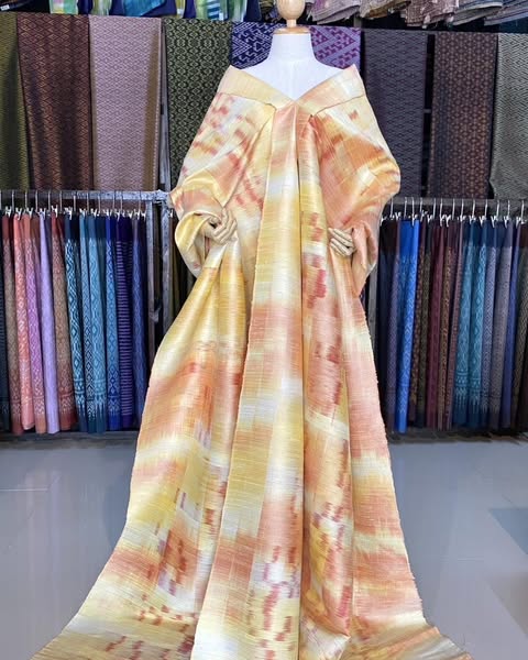 ผ้าไหมลายพิเศษ มัดหมี่เนื้อหนา ไหมแท้ สีส้ม เหลือง เลือกตามขนาด รหัส MMFZ-116-0710682