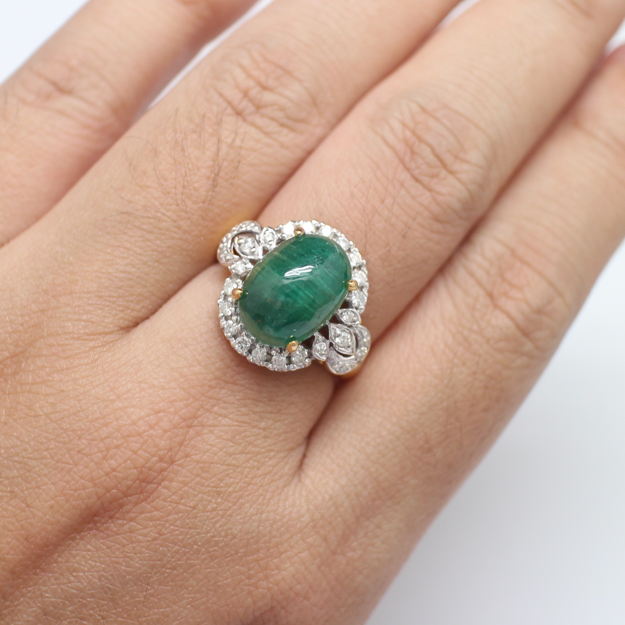 RG250178 แหวนมรกตแซมเบียล้อมเพชร เพชรแท้ 0.48 กะรัต มรกต 4.2 กะรัต ทองแท้ 90% นน.รวม 7.3 กรัม ขนาดแหวน 55