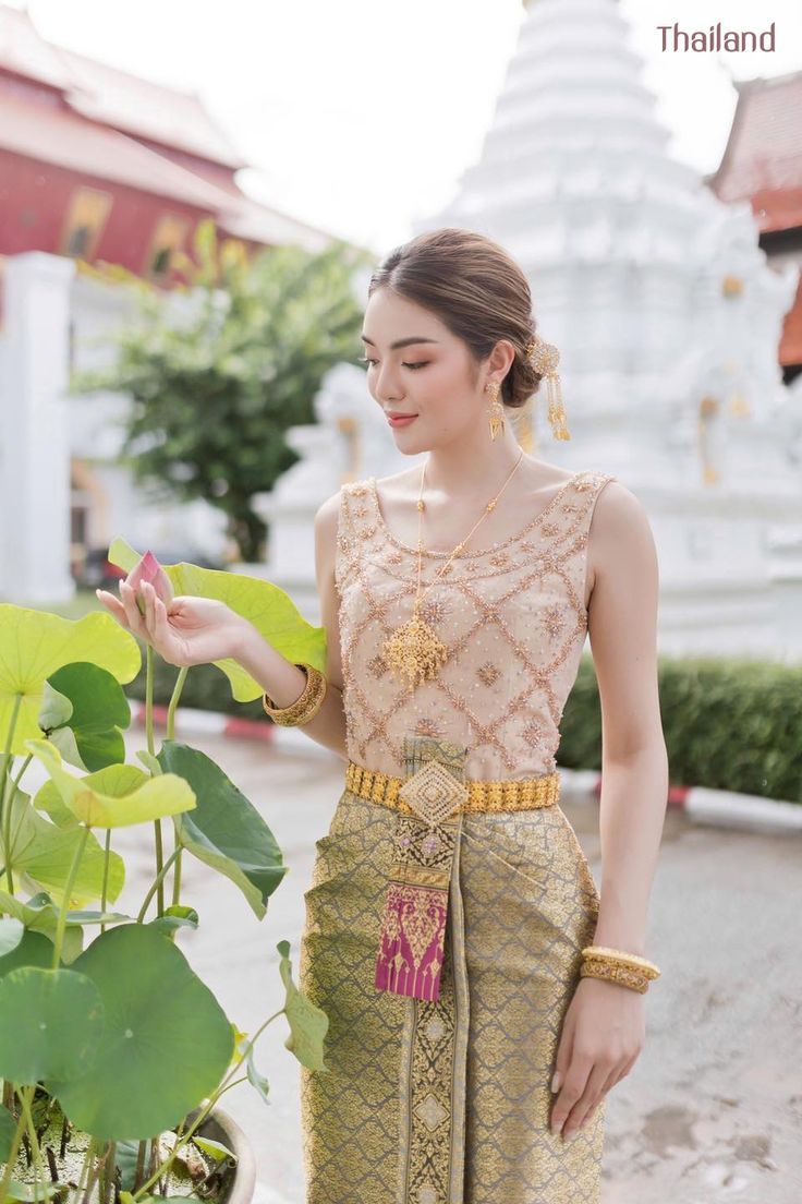 แบบตัดชุด แยกชิ้น เสื้อ+กระโปรง ชุดไทยดุสิต ผ้าไหม (ไม่รวมผ้า)รหัส CUT-ST229654