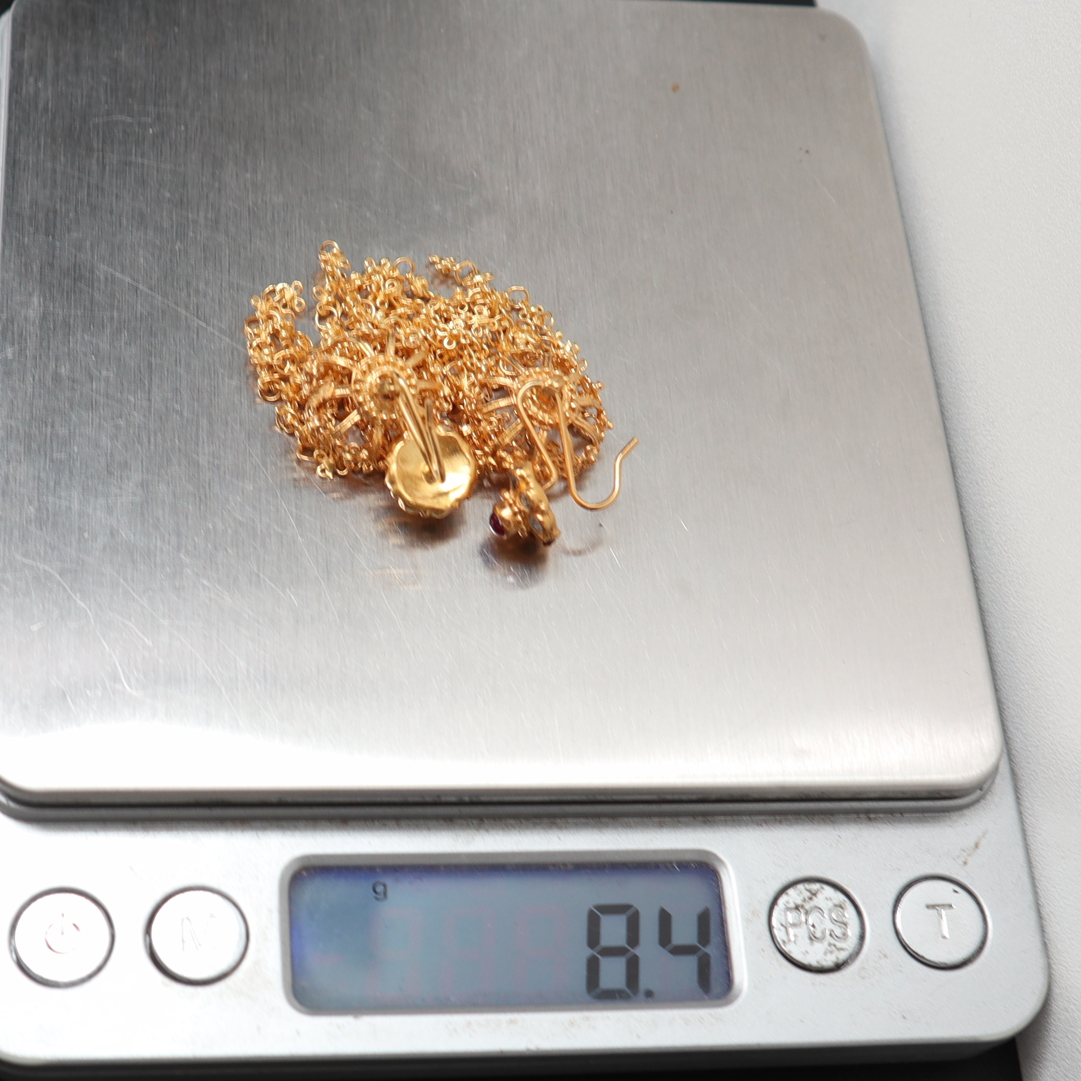 SI296 ชุดสังวาลย์พร้อมสร้อยข้อมือ สร้อยคอ ต่างหู ตัวเรือนเงินแท้ลงยา ประดับแก้ว สร้อยคอหนัก 62.2 กรัม สร้อยข้อมือ 2 เส้นหนัก 90.2 กรัม ยาว 17.5 ซม.