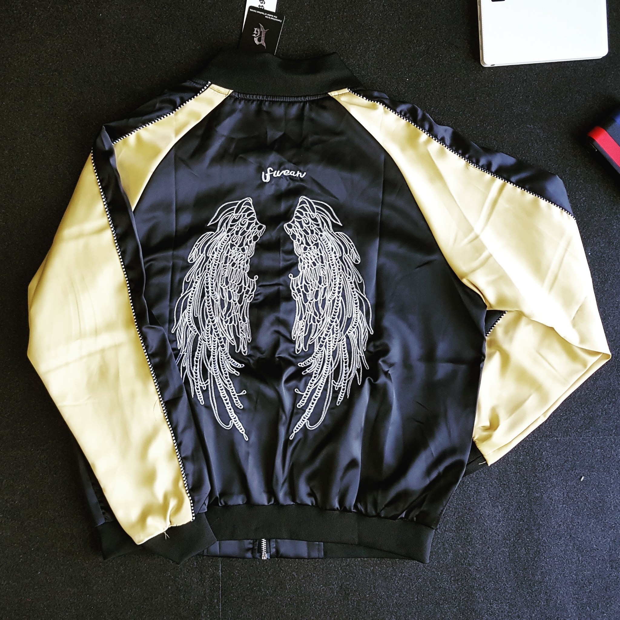 เสื้อคลุม ลายปัก