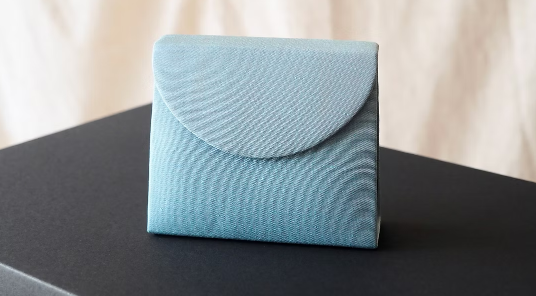 กระเป๋าใส่ของขนาดเล็ก ขนาด 3x9.5x8 cm.สีฟ้า GL-CT-103410