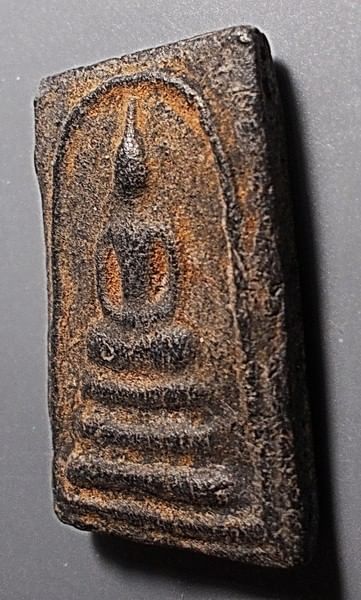 สมเด็จหลังรูปเหมือน เนื้อผงในลาน ลป.อยู่ กรุวัดดักคะนน ชัยนาท