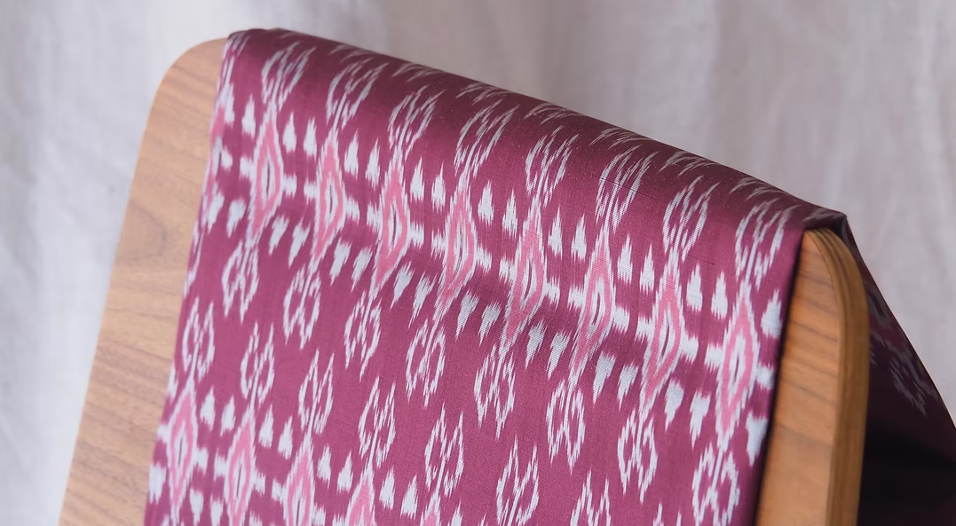 ซิ่น ผ้าไหมมัดหมี่ ไหมบ้าน ขนาด 1x2หลา พื้นสีชมพูกะปิ รหัส CISP-CT-102810