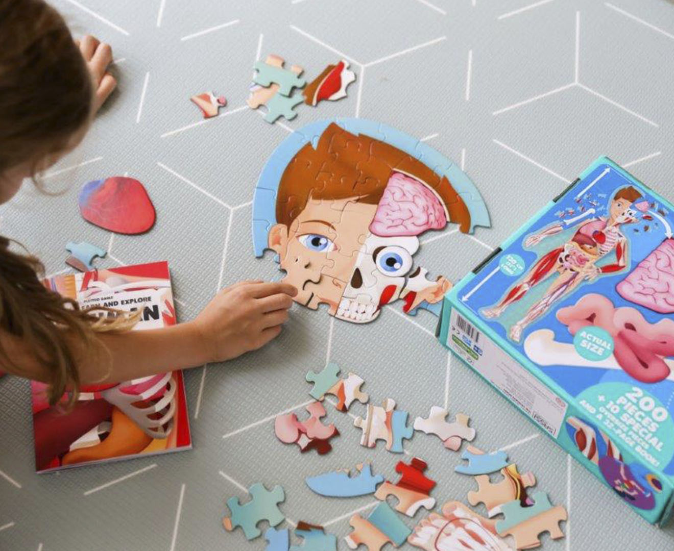 Travel, Learn, Explore. Learn and Explore Human Body Jigsaw 2 in 1 by Sassi Junior (Book +Jigsaw) รุ่นใหม่