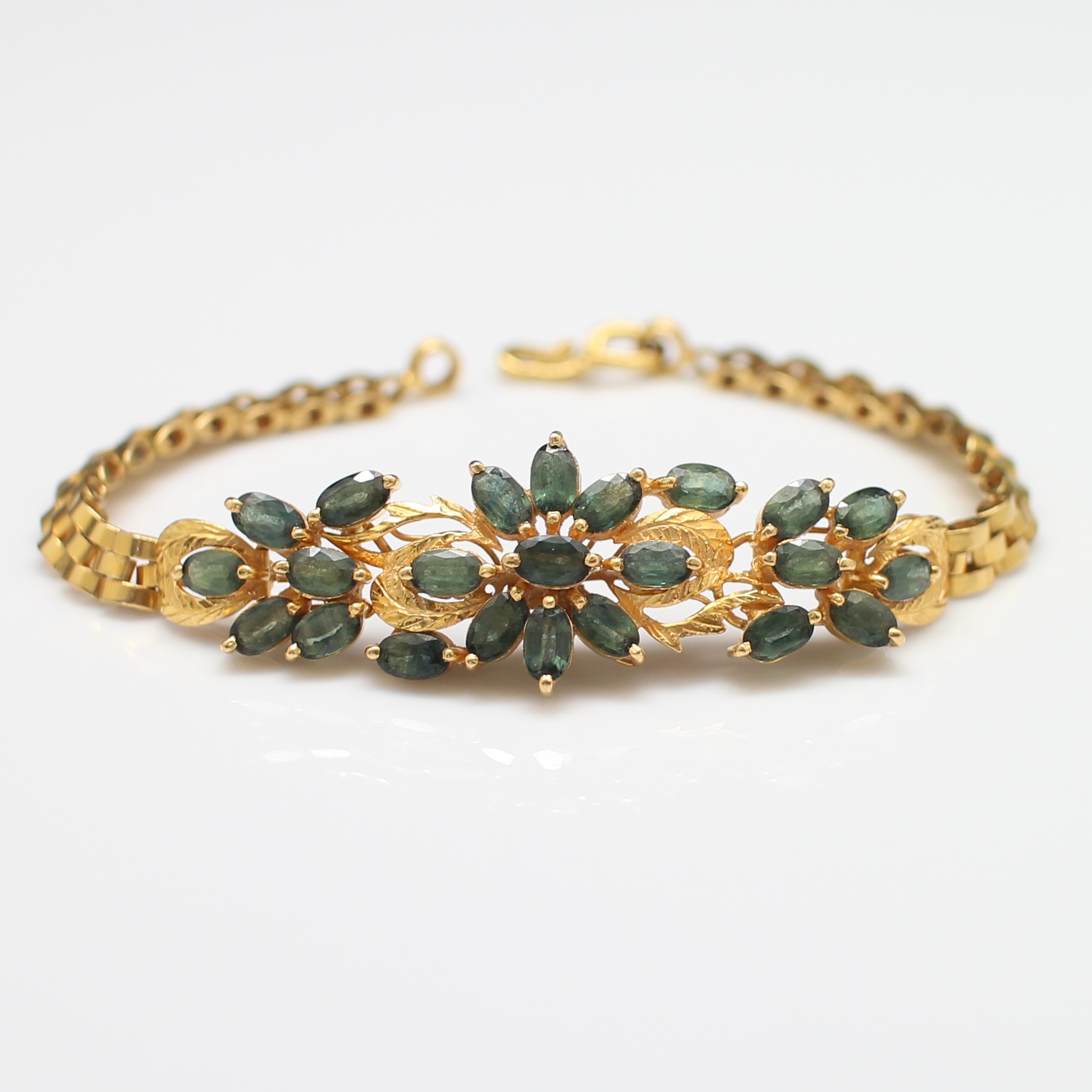 BL25082 สร้อยข้อมือเขียวส่องดอกไม้ ทองแท้ 90% นน.รวม 16.7 กรัม ยาว 18 ซม.