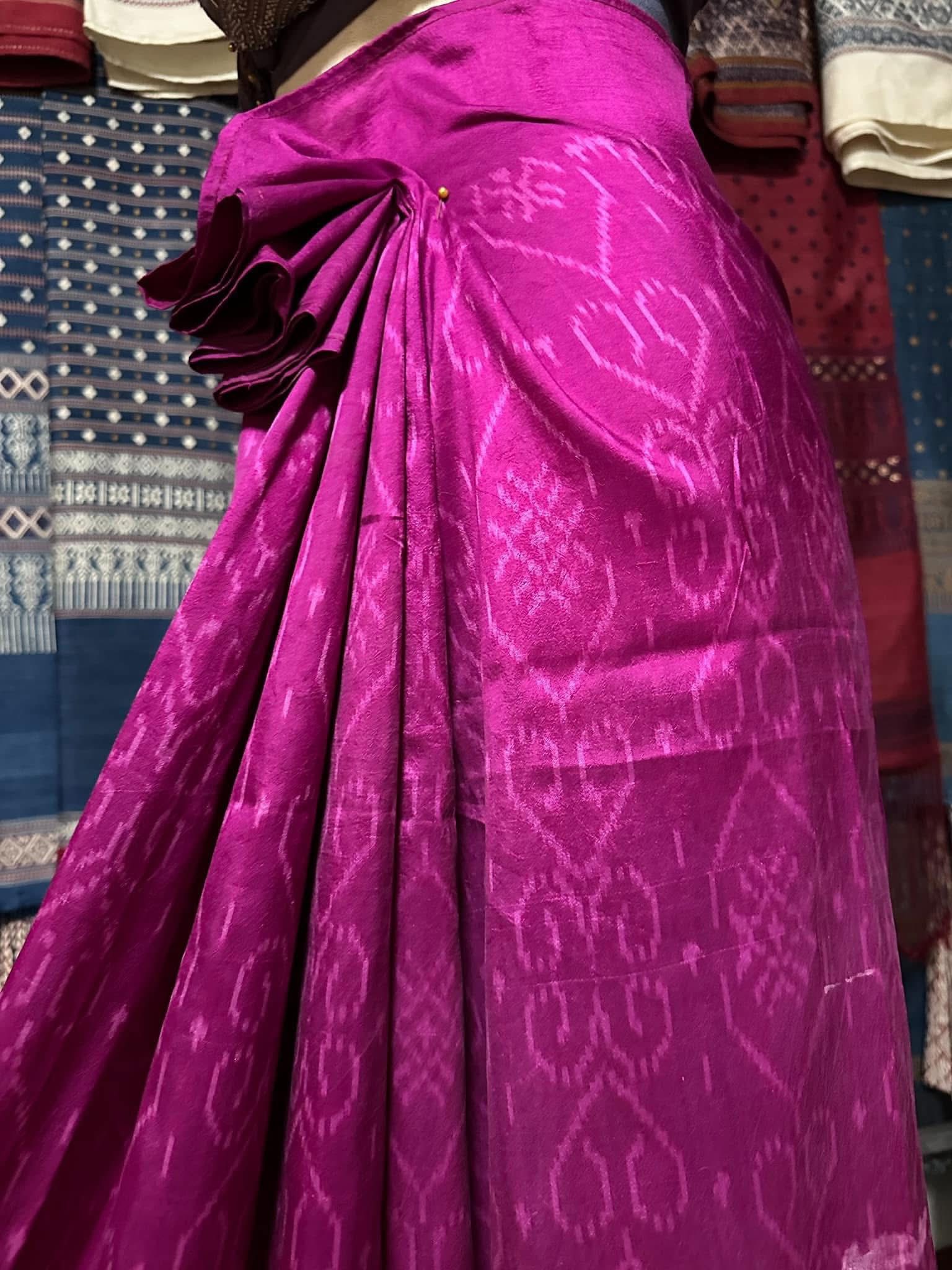 ซิ่น ไหมมัดหมี่ ผ้าปาโตล่า ขนาด 118x225ซม. พื้นสีชมพูม่วง รหัส N9-SIL-051768A17