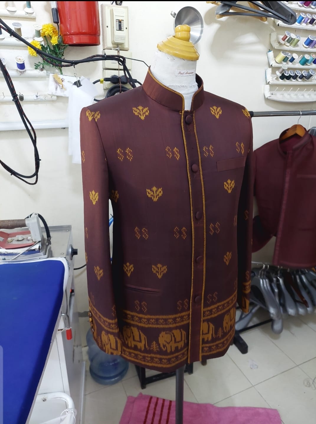 แบบตัด สูทพระราชทานชาย ผ้าไหม (ไม่รวมผ้า) chobmai x ARW รหัส CUT-ARW-0519671