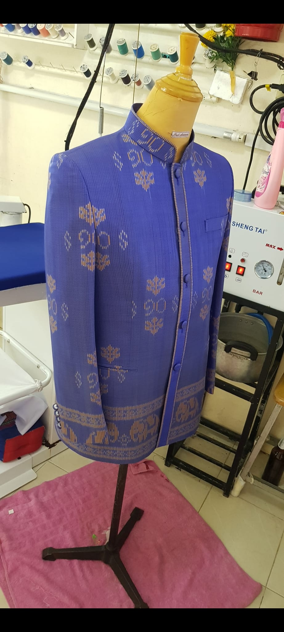 แบบตัด สูทพระราชทานชาย ผ้าไหม (ไม่รวมผ้า) chobmai x ARW รหัส CUT-ARW-0519671