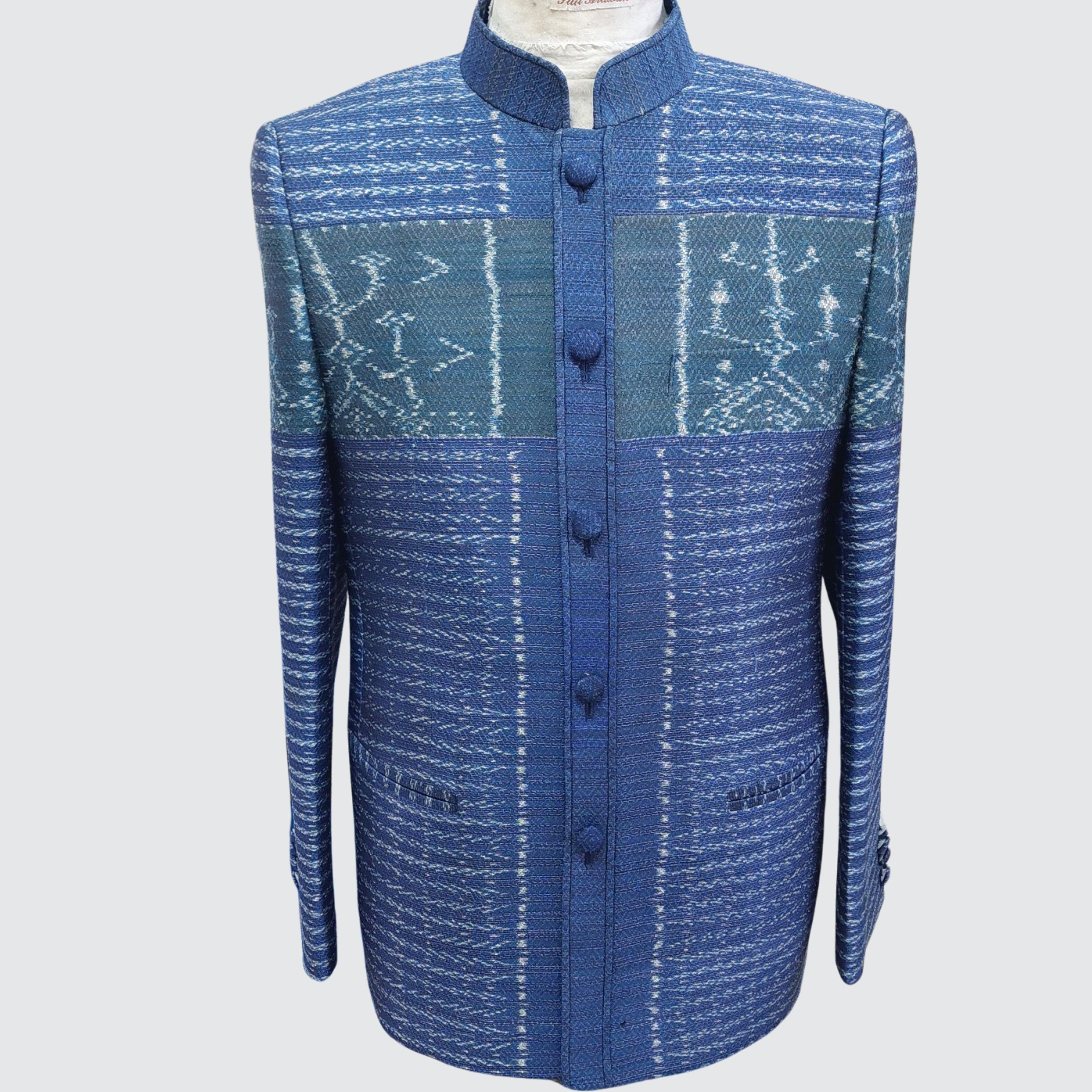 เสื้อพระราชทาน แขนยาว ผ้าไหมมัดหมี่ยกดอก มีหน้านาง | ตัดเย็บตามรูปร่าง | เลือกผ้า ส่งไซส์ได้