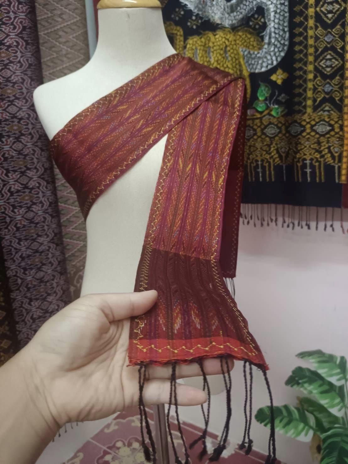 สั่งตัด(ไม่รวมผ้า) ผ้าพาดไหล่ อัดผ้ากาว พันชายครุย ขนาด 15x200ซม. รหัส CUT-ST-1201661