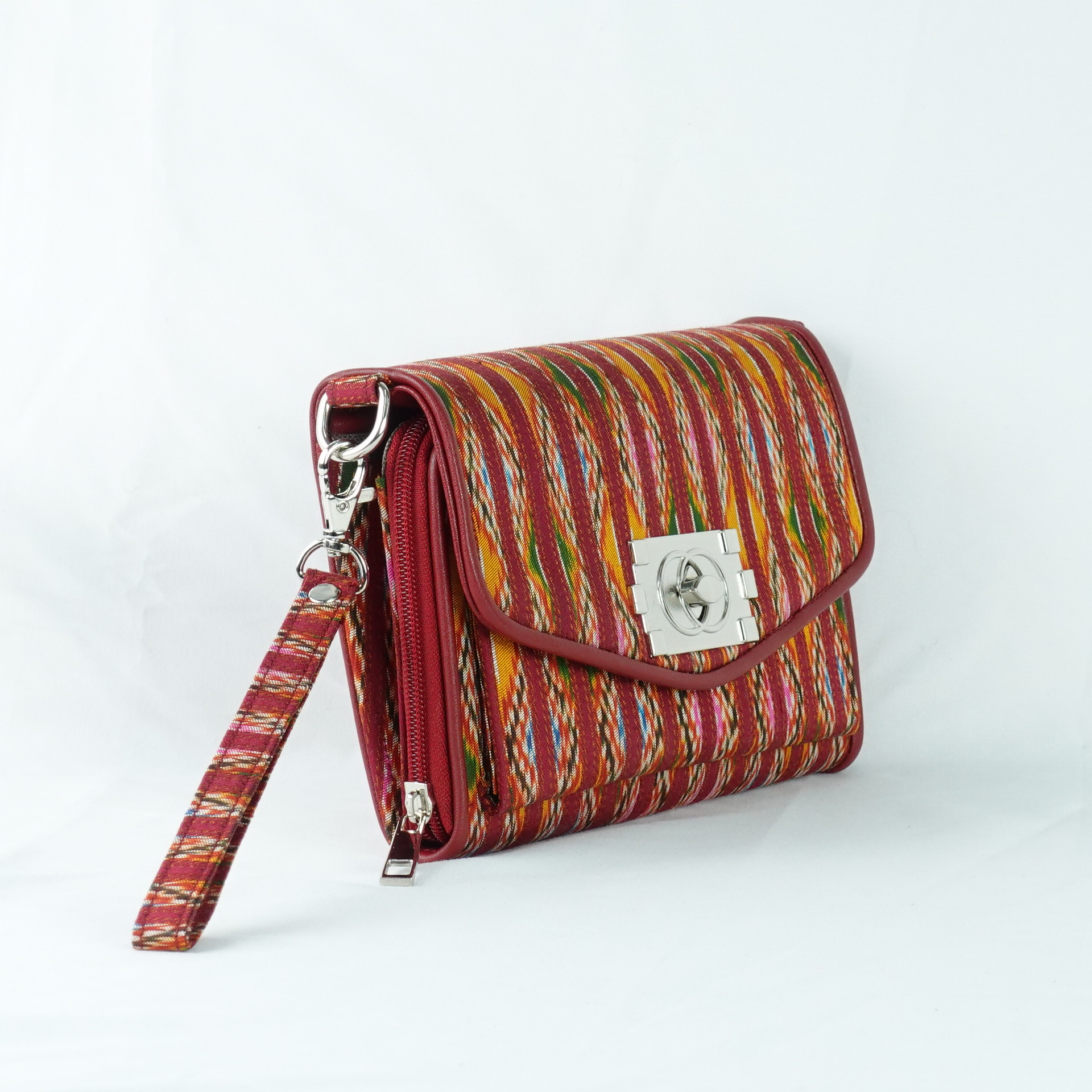 กระเป๋าถือไหมแท้ทรงคลัทช์ พร้อมสายสะพาย ขนาด 15x20ซม.สีแดง รหัส GO-TT-060568164