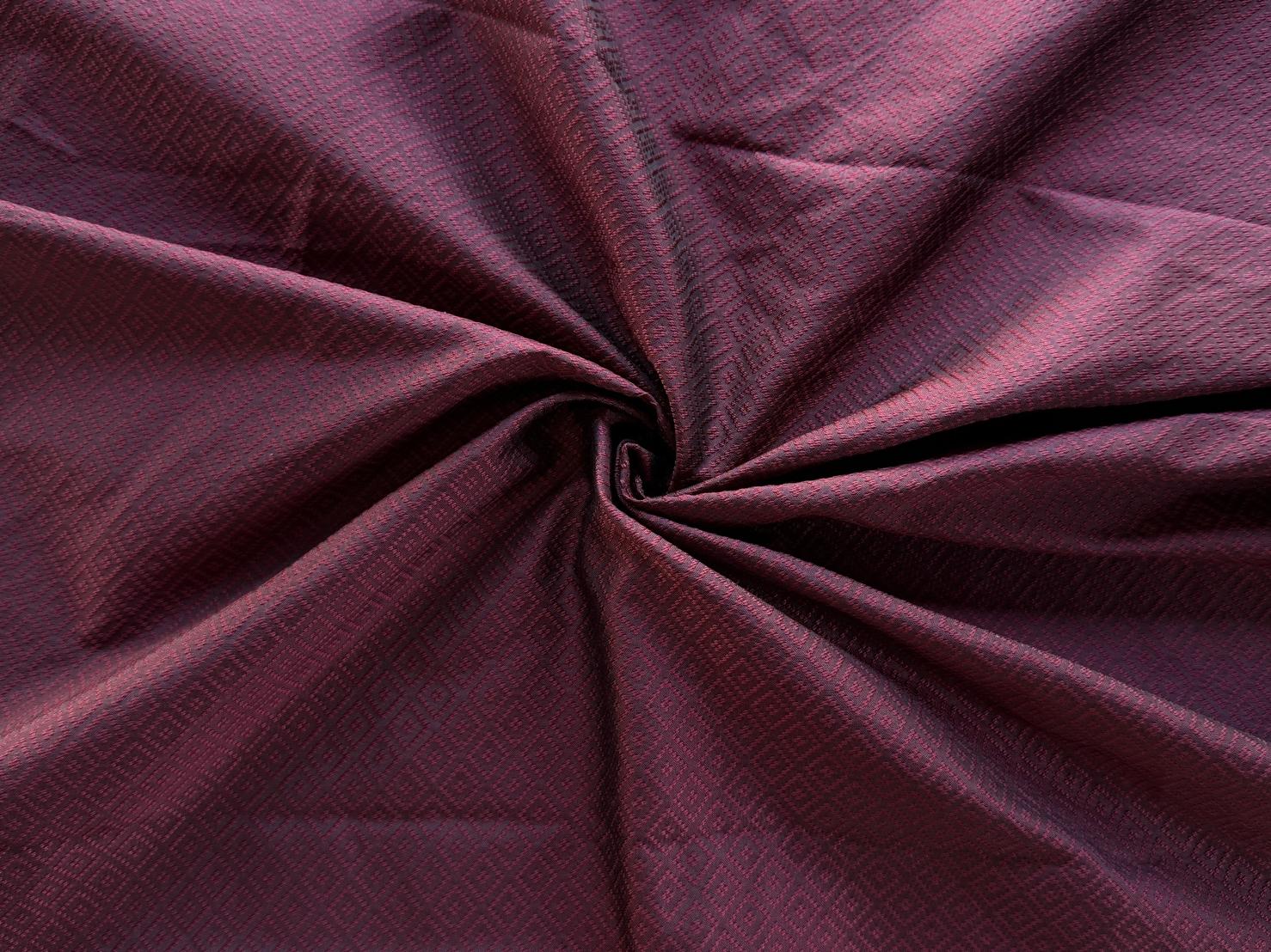 ผ้าไหมยกดอก ลายลูกแก้ว สีพื้น ไหมแท้ สีแดงเลือดหมู (ราคาต่อหลา) รหัส B1-NY0517661