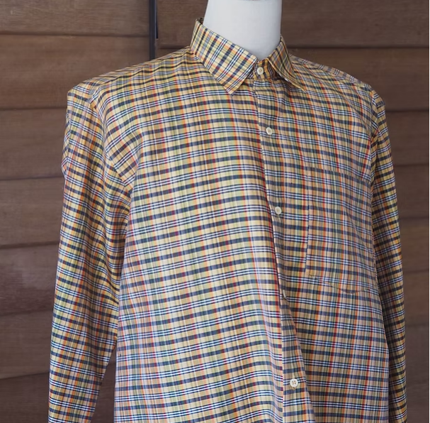 เสื้อเชิ้ตแขนยาว ผ้าไหมลายสก๊อต สีเทาสลับสีเหลืองไข่ รหัส DN-CT-SKU100860