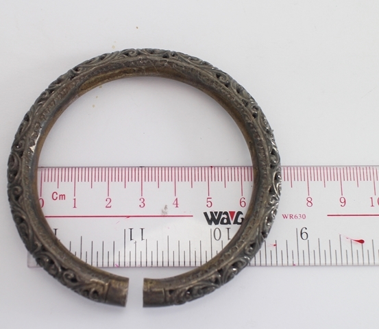 SI0083 กำไลเงินฉลุลลาย 2 อัน(1คู่) นน.รวม 31.7 กรัม งานเก่าสวย