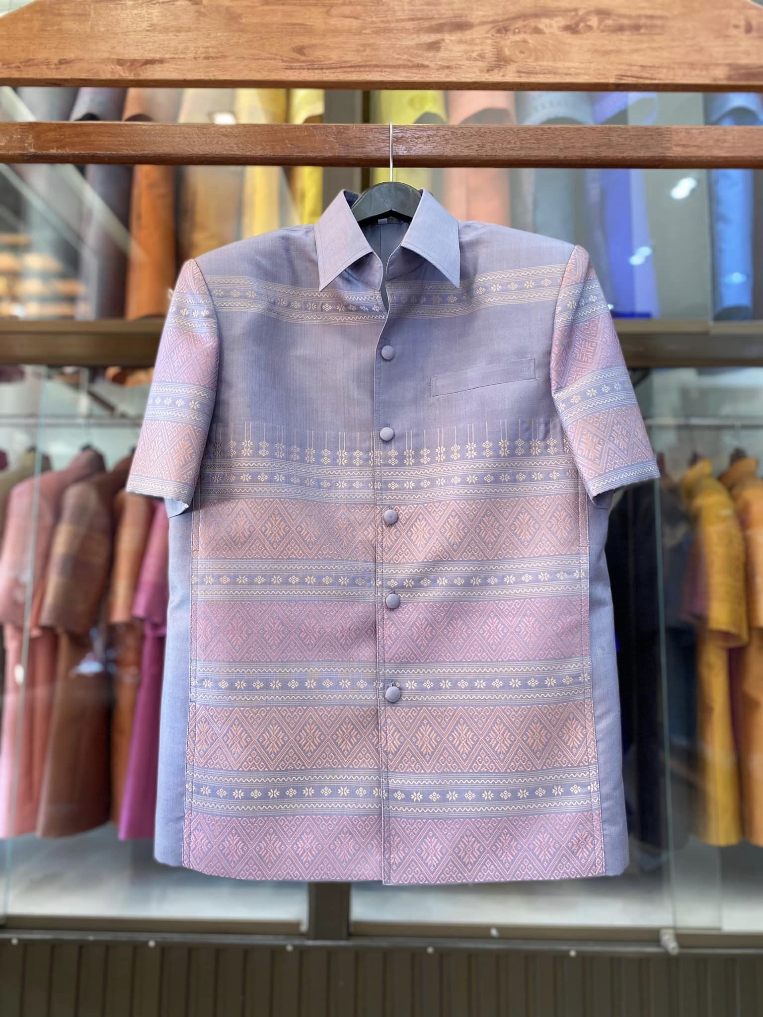 เสื้อสูทไหมแพรวา แขนสั้น สีฟ้าเทา ไซส์ M รหัส DR-BM-12156609441