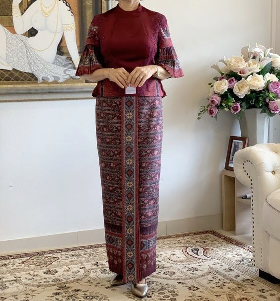 แบบตัดชุด แยกชิ้น (ไม่รวมผ้า) (เสื้อผ้าไหม ผ้าถุงไหม) chobmai x ST รหัส CUT-PT-S0616661