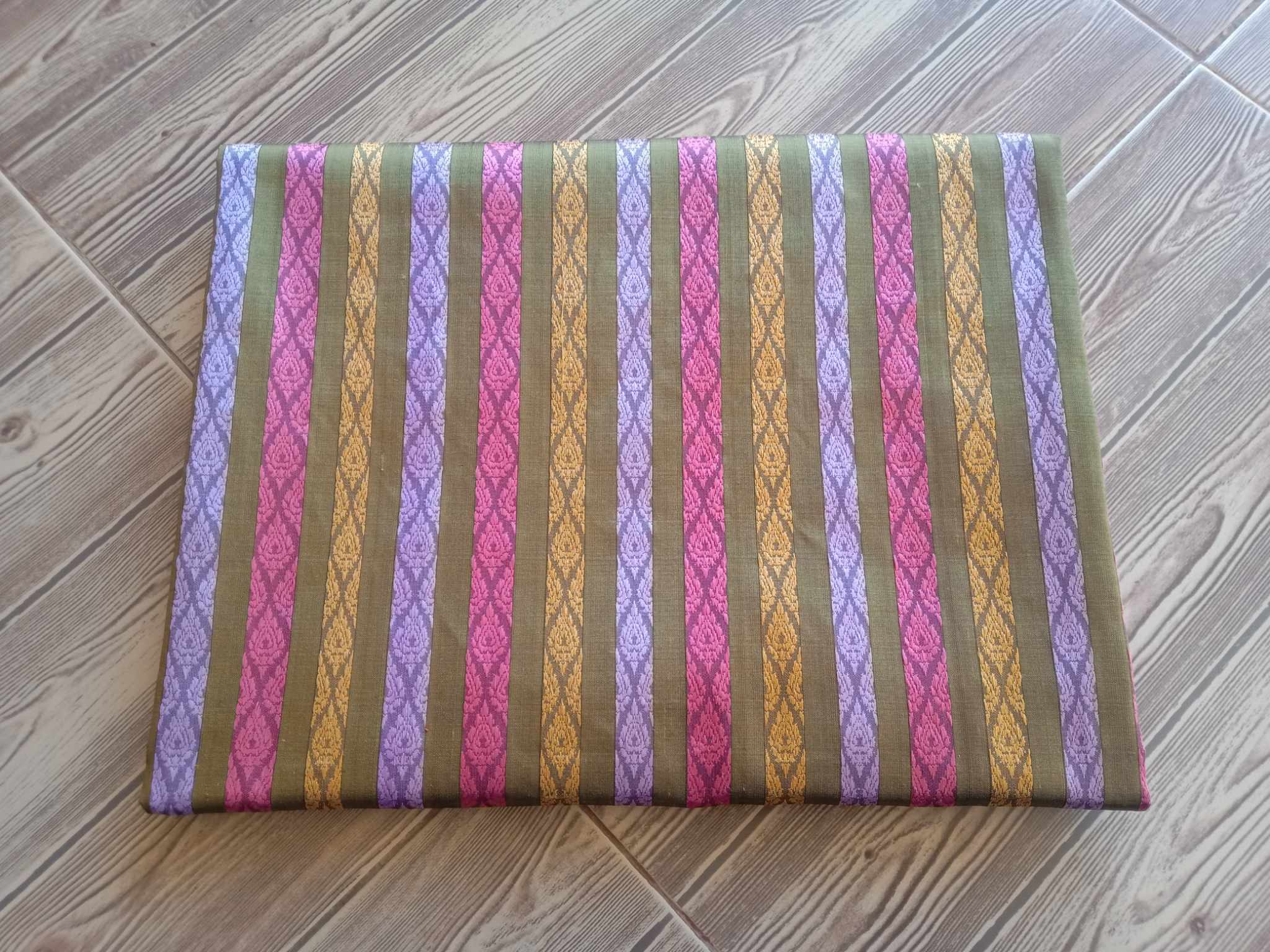 ซิ่น ผ้าไหมยกสุรินทร์ ขนาด1x2เมตร พื้นสีหลากสี รหัส N11-NPO1006660925