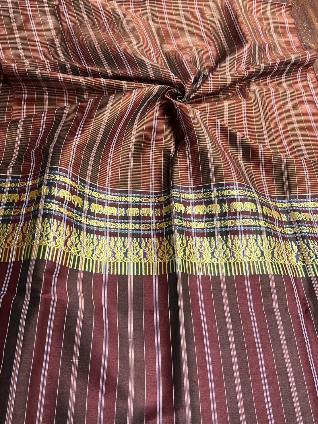 ผ้าขาวม้า ไหมแท้ ยกขิดดิ้นลายช้าง มีชายครุย ขนาด 65X200ซม. รหัส R4E-NY-7