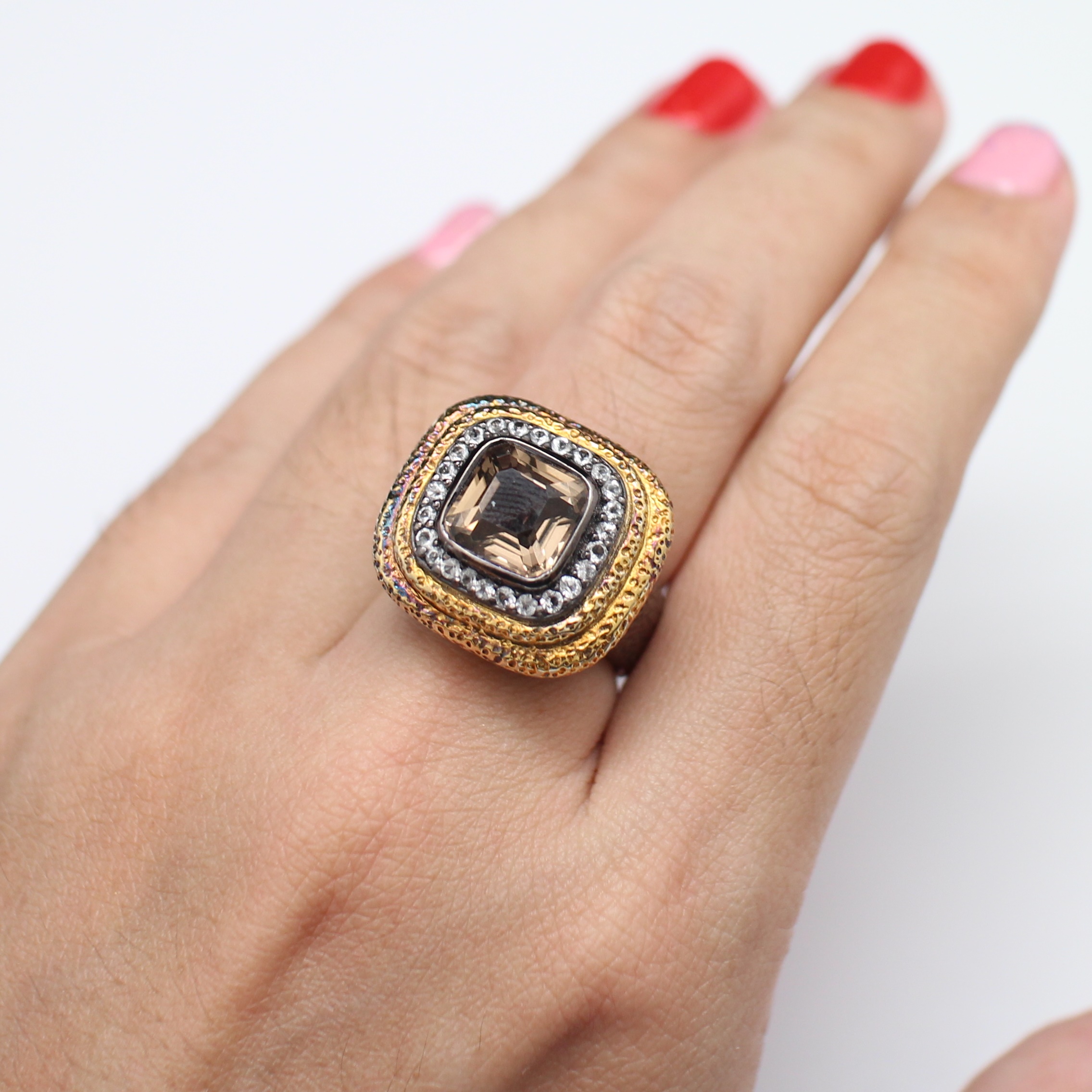 SI343 แหวนสโมกกี้โทปาสล้อมพลอยขาว ตัวเรือนเงินแท้ 92.5% นน.รวม 15.29 กรัม ขนาดแหวน 55