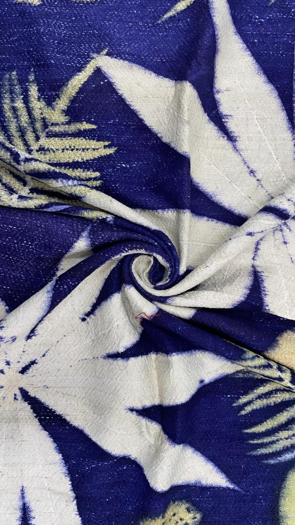 ผ้าคลุมไหล่ผ้าไหม Eco print เนื้อยกดอก มีชายครุย ขนาด 60x180ซม. สีน้ำเงิน รหัส ECO-82-1114686