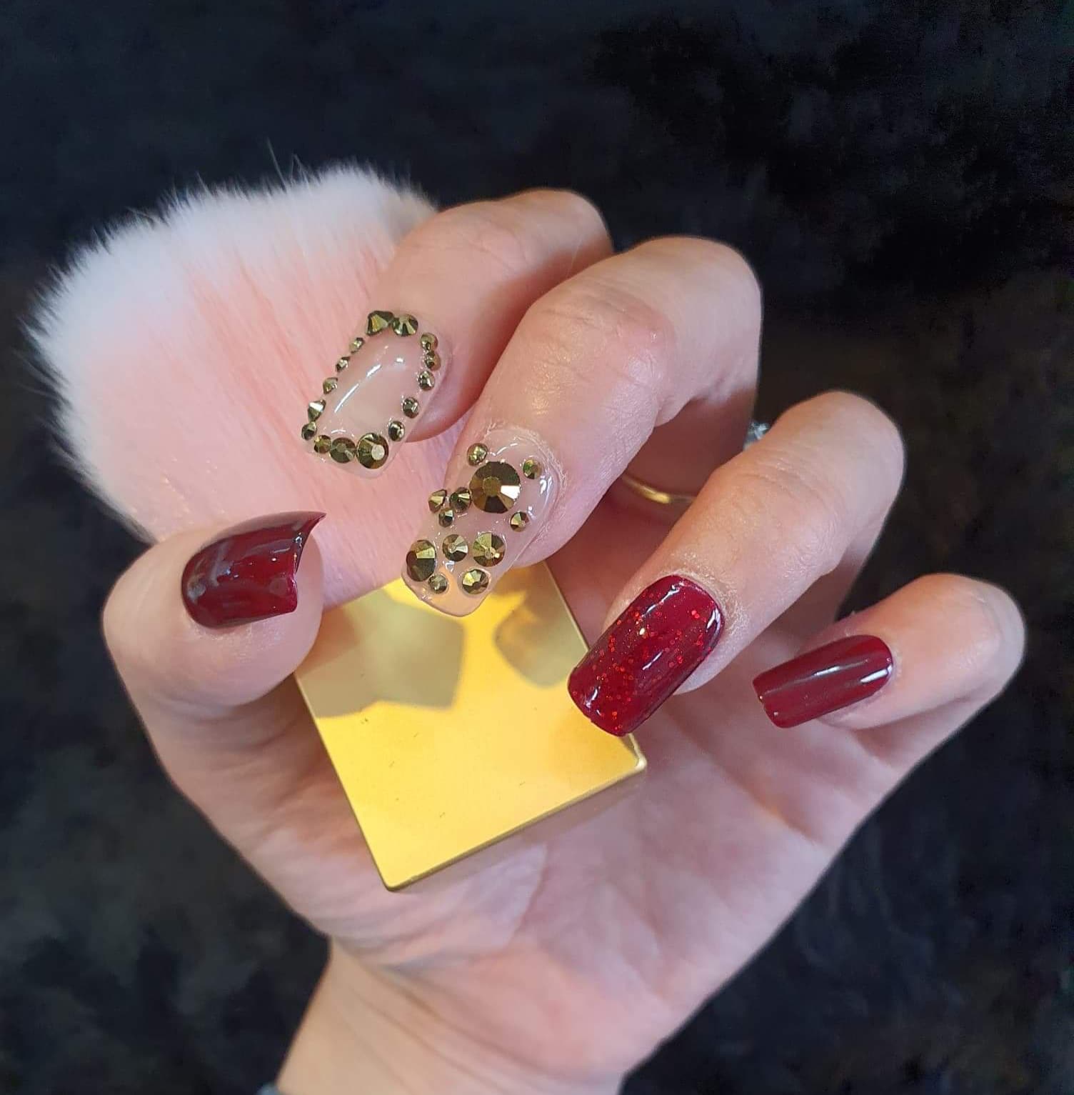 เล็บปลอม งานเจลแท้ ฟรี!! อุปกรณ์สำหรับติดเล็บ