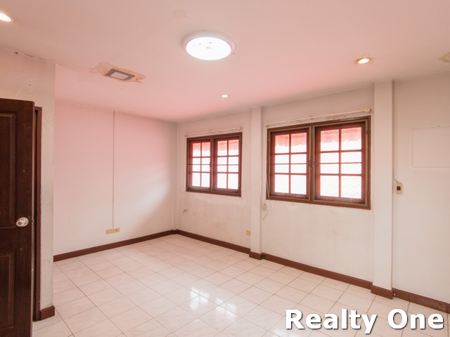 ขายบ้าน บ้านเดี่ยว บ้านมือสอง หมู่บ้าน สินธร รังสิต-บางพูน อ.เมืองปทุมธานี