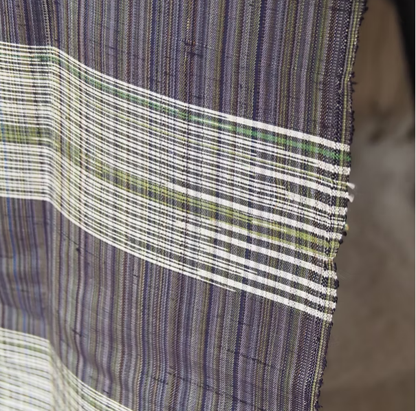 ผ้าคลุมไหล่ ไหมมัดหมี่น้ำไหล ขนาด 60x200cm พื้นสีม่วงเทา L5A-CT-103290