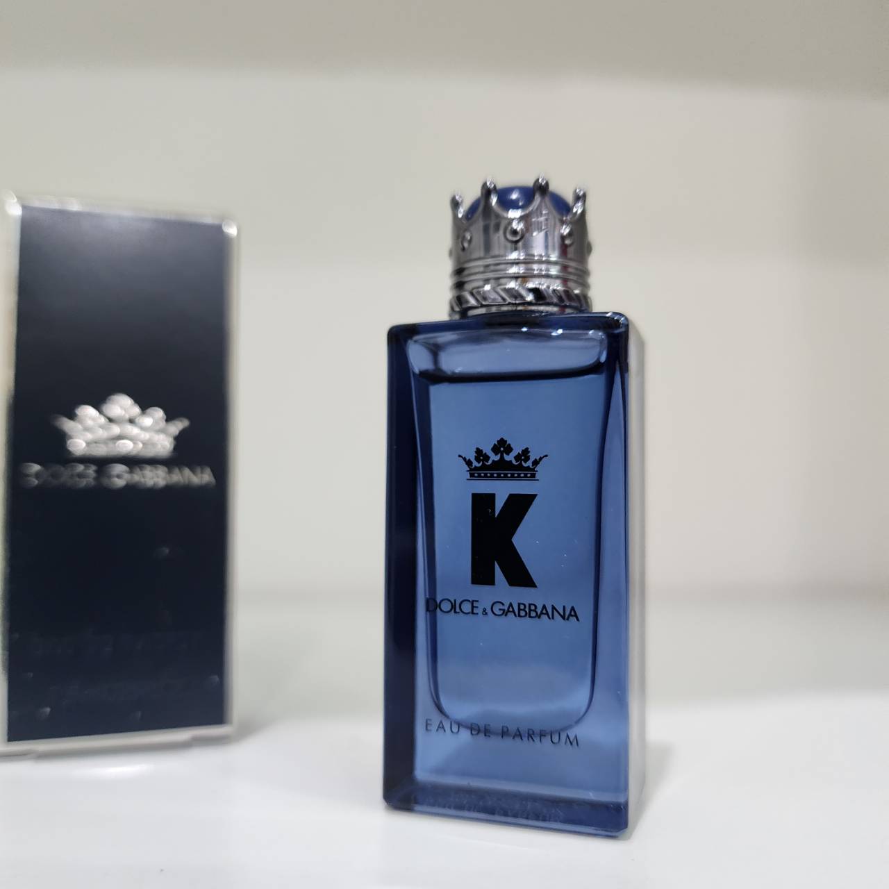 น้ำหอมจิ๋วมินิ Dolce & Gabbana K EDP 7ml แบบแต้มมีกล่อง ( Mini Perfume น้ำหอมขนาดพกพา) น้ำหอมจิ๋วมินิ ขวดน่ารัก ตั้งโชว์ก็สวย พกพาก็สะดวก หัวแต้มตามจุดชีพจร