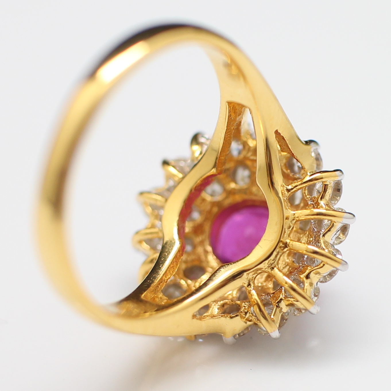 RG250124 แหวนทับทิมพม่าล้อมเพชร เพชรแท้ 12 เม็ด 0.24 กะรัต ทองแท้ 18k นน.รวม 3.2 กรัม ขนาดแหวน 53 มีใบเซอร์