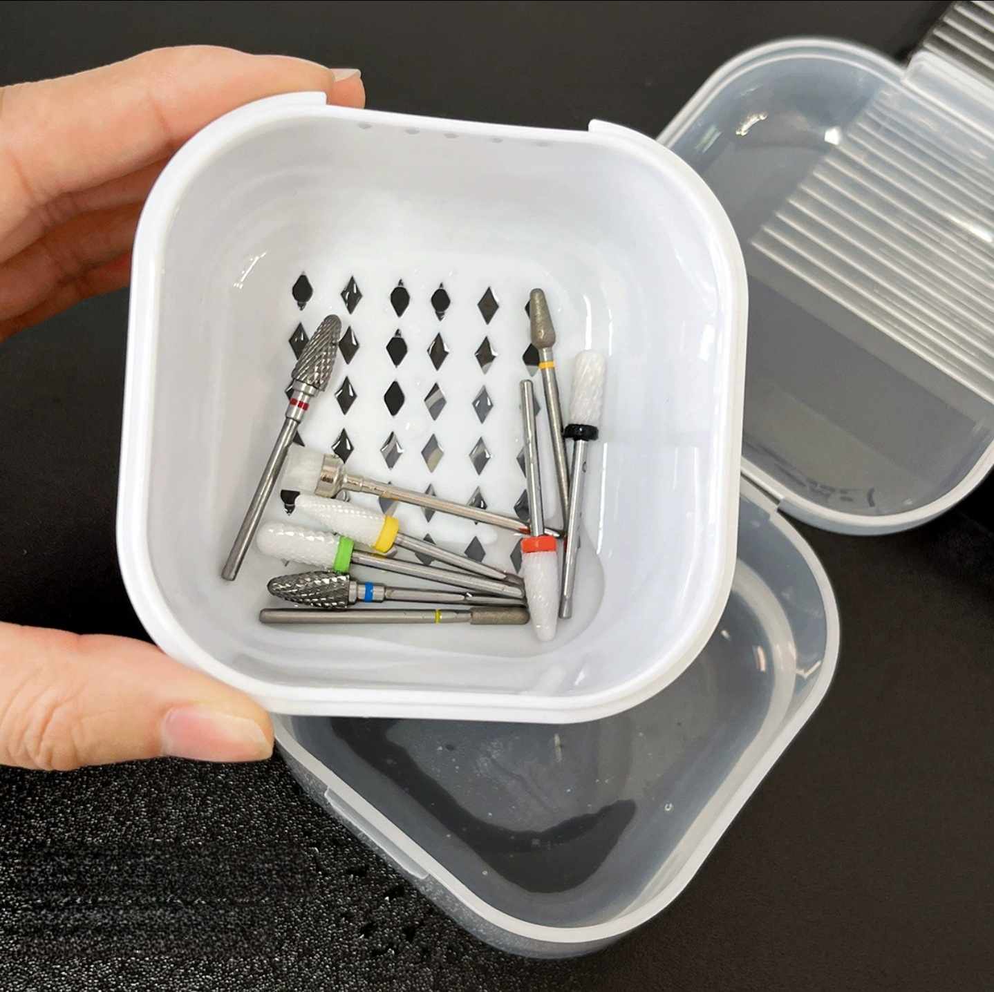 กล่องล้างหัวเจียร ถ้วยทำความสะอาดหัวเจียร แบบ2ชั้น กรองน้ำยา มีฝาล็อค สีใส