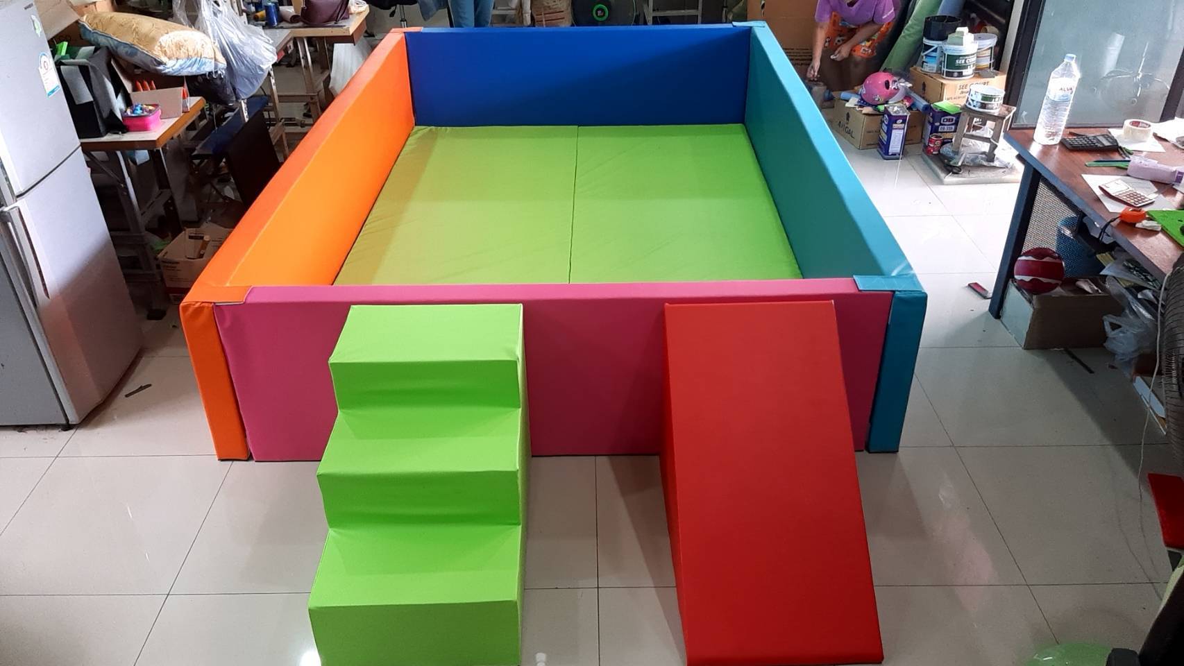 โรงงานผลิต บ่อบอล บ้านบอล คอกกั้น ราคา 25,000 บาทได้ทั้งคอกกั้น บันไดและสไลเดอร์