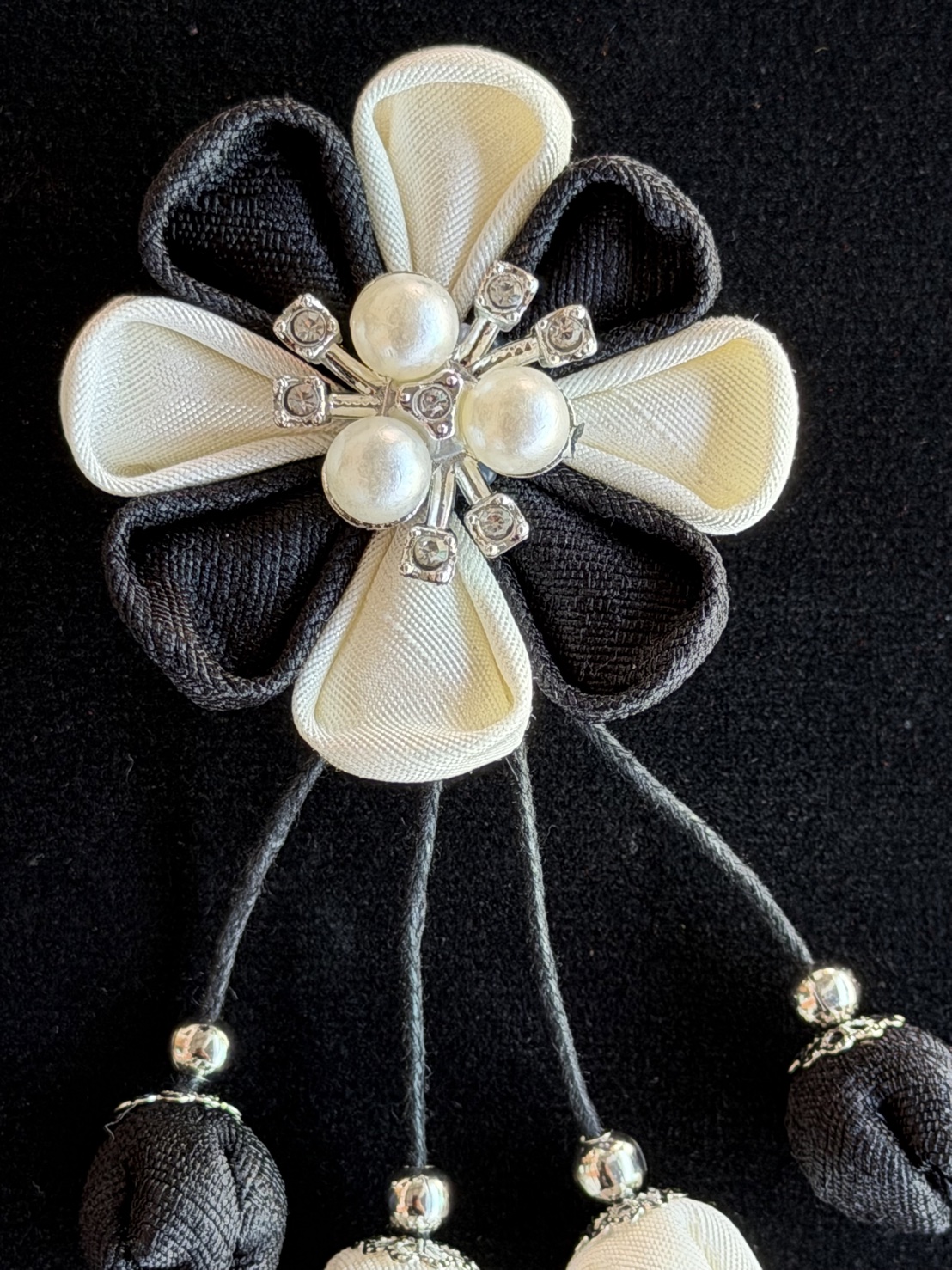 เข็มกลัดดอกมะลิ พวงระย้า ผ้าไหมแท้ (กลัดหน้าอก) GF-ME-1126682