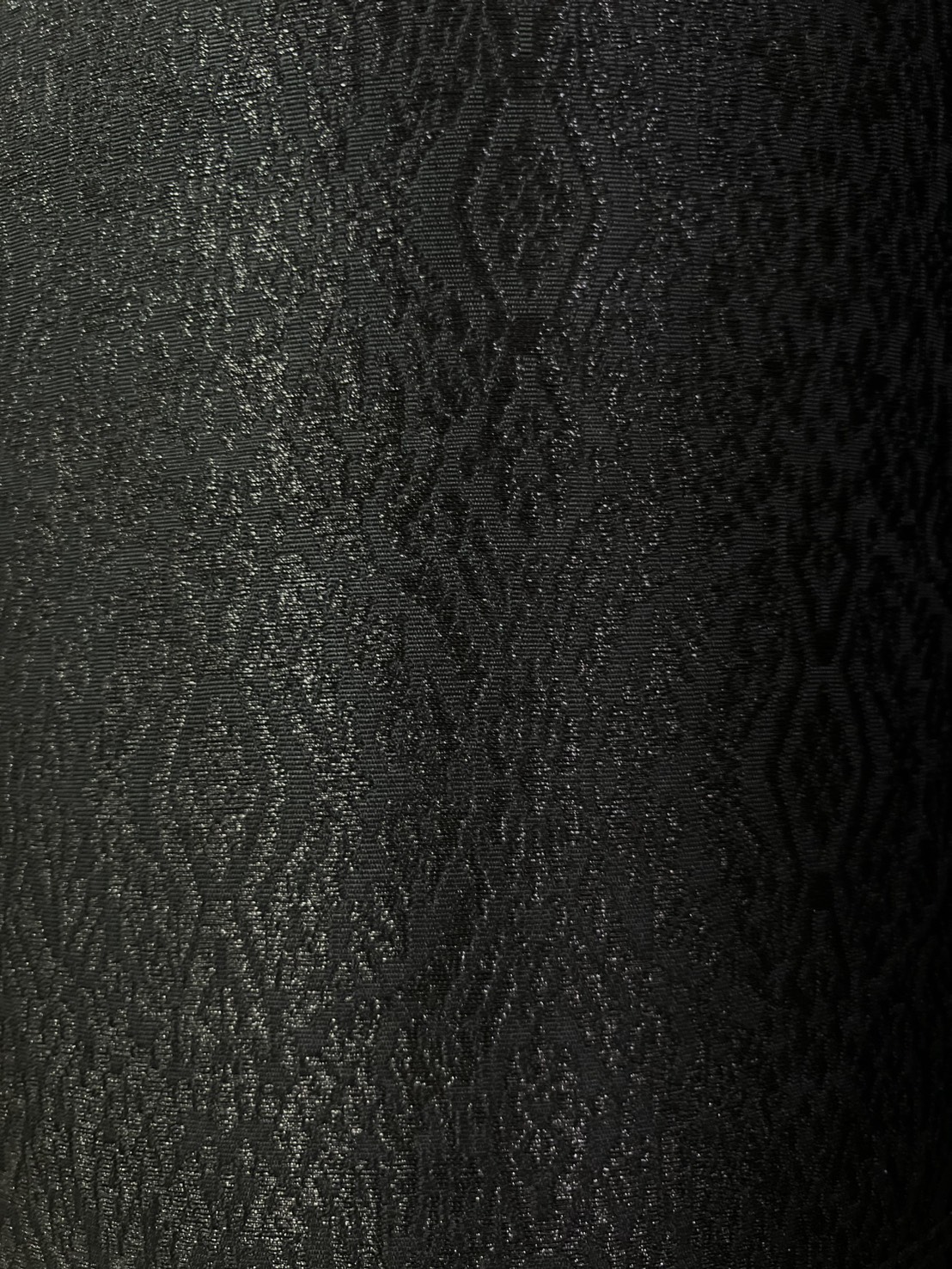 (ผ้าชุด)ผ้าไหมยกดอกลำพูน ยกดอกดิ้นดำ ขนาด 1.02x4.43เมตร ลายอินเดีย พื้นสีดำ รหัส N90-29-120668