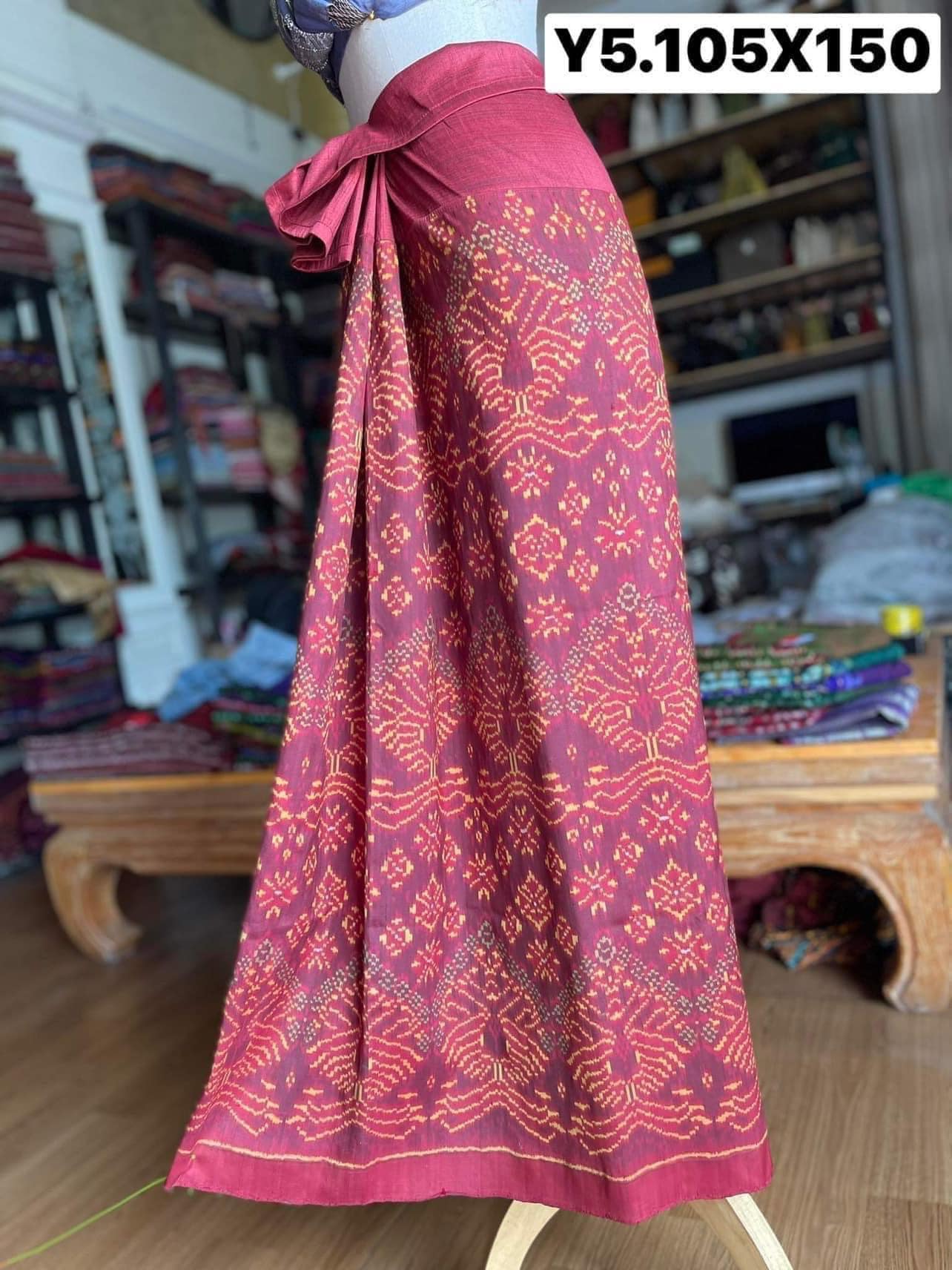 ซิ่น ไหมพระตะบอง ขนาด 105x150ซม ลายนกยูง สีม่วง รหัส N9-SIL-Y5