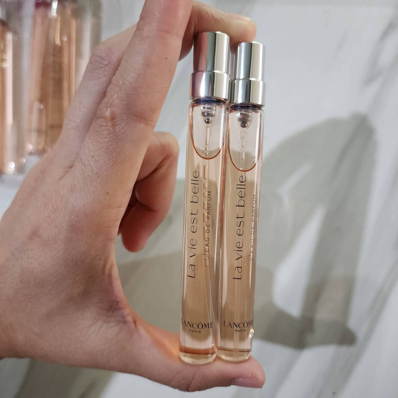 น้ำหอมจิ๋วมินิ Lancome La Vie Est Belle 10ml - Mini Nobox ( Mini Perfume น้ำหอมขนาดพกพา) น้ำหอมจิ๋วมินิแบบทดลองแบบสเปรย์ พกพาก็สะดวกใช้ฉีดตามจุดชีพจร