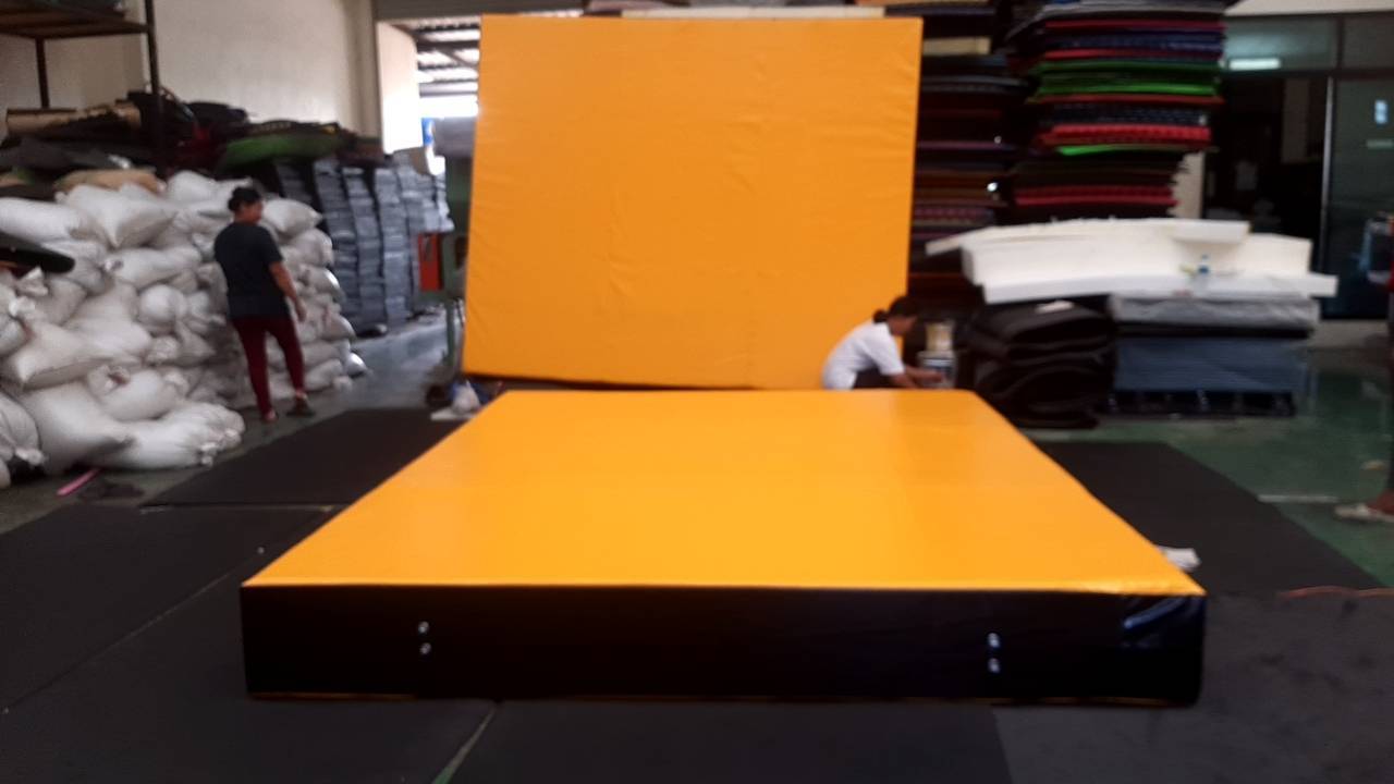 เบาะกระโดดสูงหนา20cm