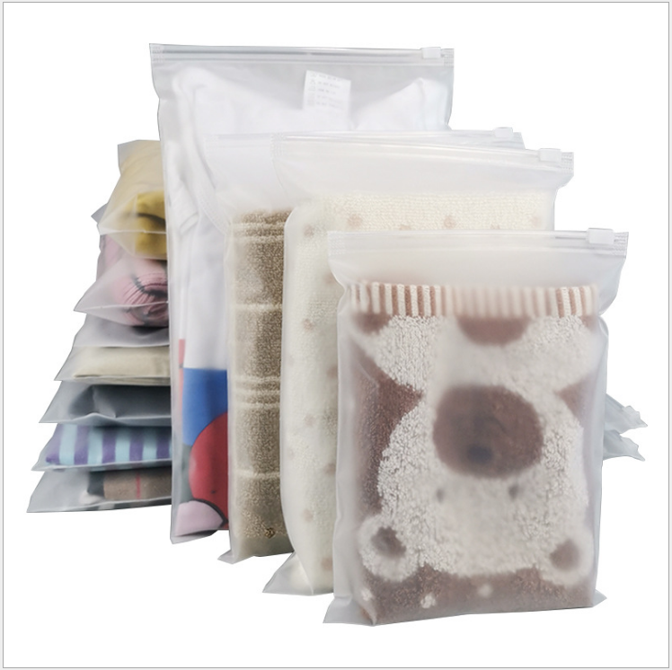 ถุงพลาสติกซิปล็อคใส่เสือผ้า