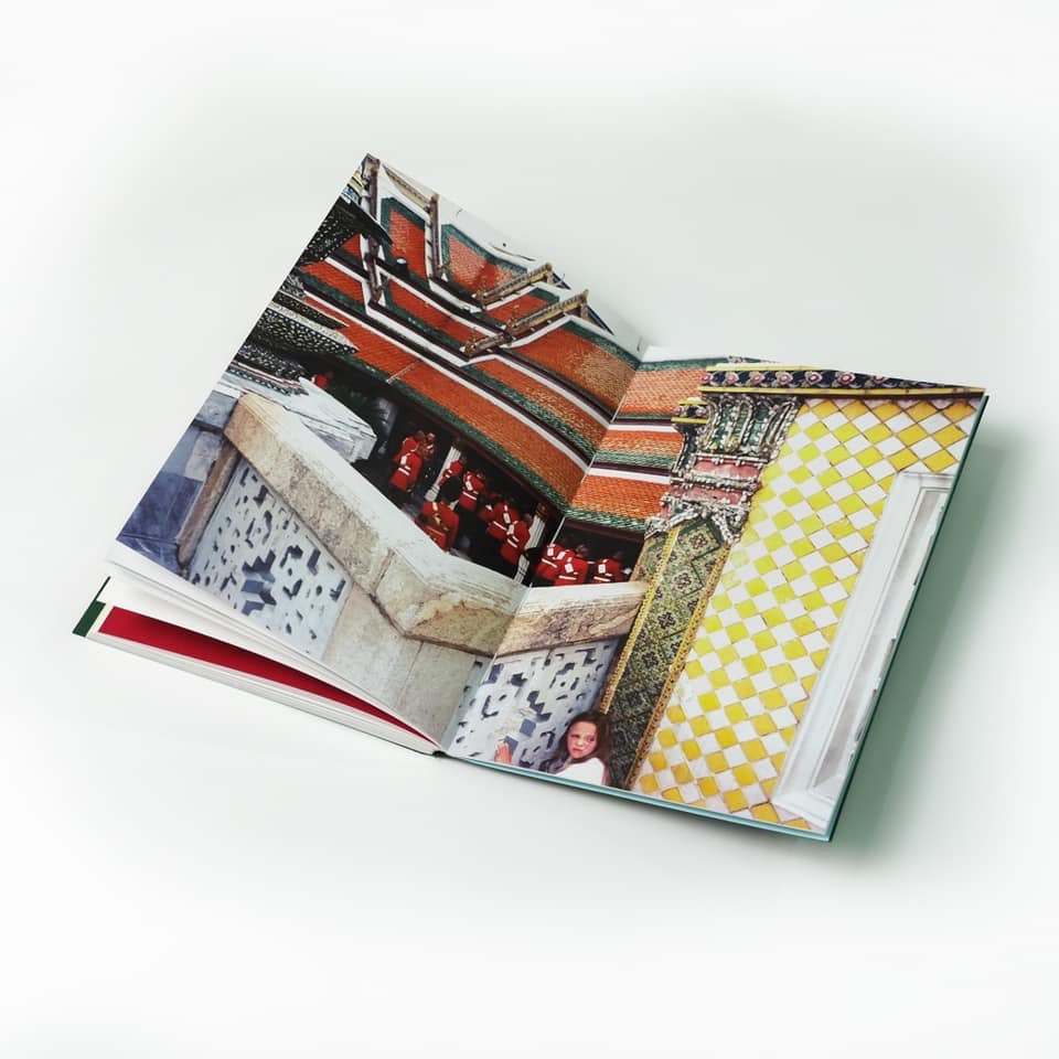 หนังสือภาพ "คู่มือท่องเที่ยววัดพระแก้ว" โดย อาทิตย์ เลิศรักษ์มงคล