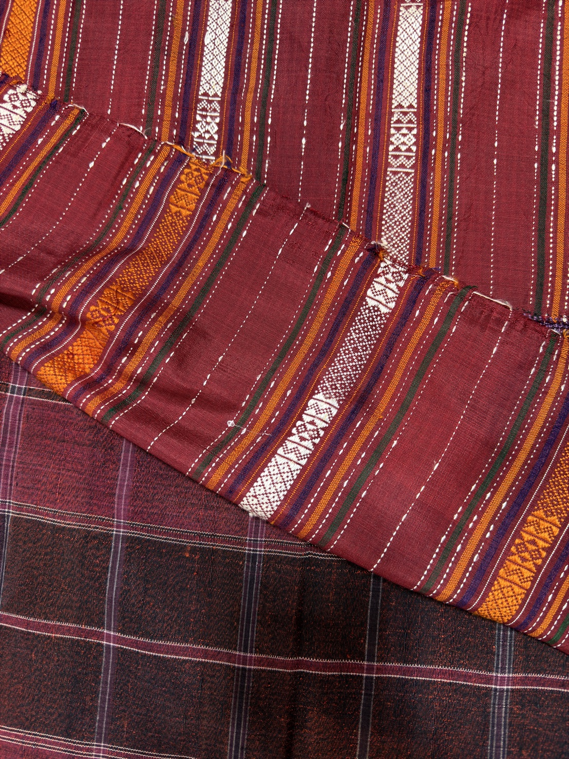 โสร่งโบราณ ขิดไหม ขนาด1x2เมตร สีแดง รหัส R4F-155-12468153