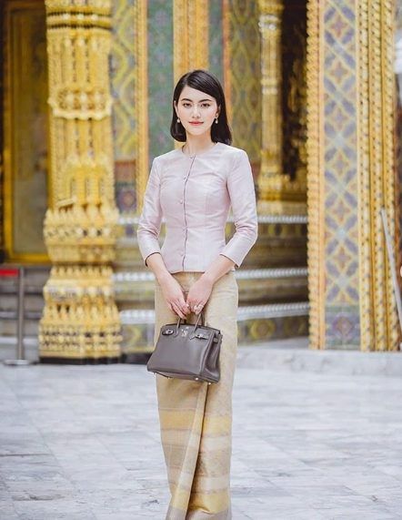 แบบตัดชุด แยกชิ้น เสื้อ+กระโปรง ชุดไทยเรือนต้น ผ้าไหม (ไม่รวมผ้า) รหัส CUT-ST003