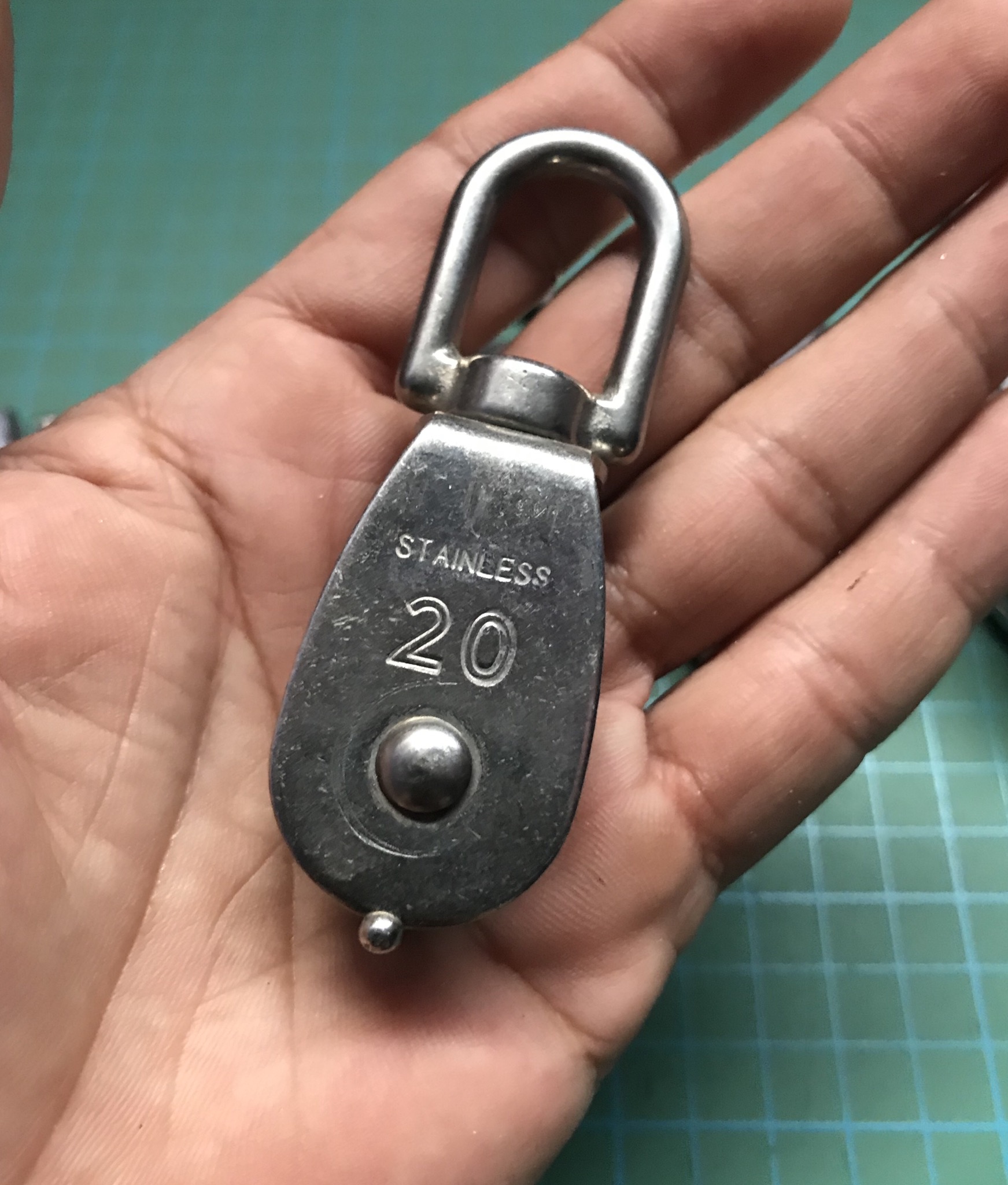 รอกสแตนเลส พกพา M20