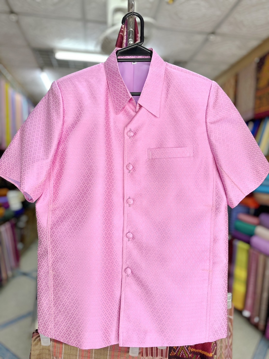 เสื้อซาฟารีคอปก แขนสั้น ยกดอก เฉดสีชมพู ไซส์ M รหัส DT-ST-051268