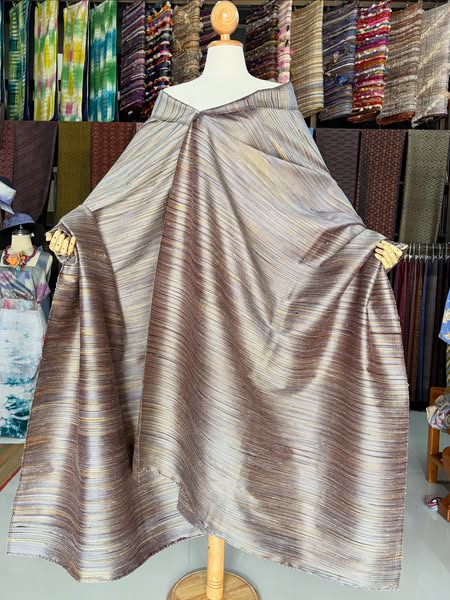 ผ้าไหมลายพิเศษ มัดหมี่เนื้อหนา ไหมแท้ สีเทาเหลือง เลือกตามขนาด รหัส MMFZ-116-0910681511