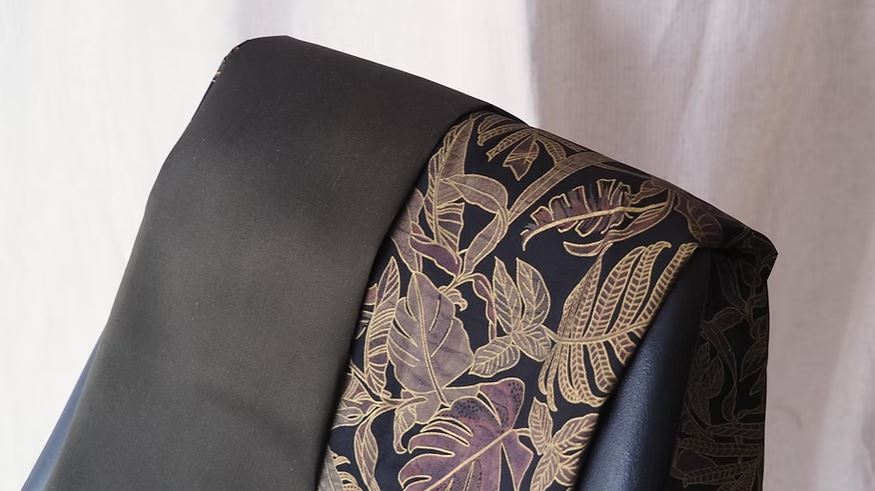 (ผ้าชุด)ไหมพิมพ์ลาย ไหมแท้ ขนาด 1x4หลา (ผ้าลาย2หลา+สีพื้น 2หลา) สีดำ รหัส A40-CT-102716