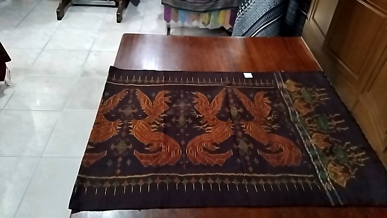 ผ้าคลุมไหล่เนื้อไหมบ้าน ไหมแท้ 6 ตะกอ ขนาด 60x200เซนติเมตร ลายลายนกฟีนิกส์ พื้นแดงเม็ดมะขาม รหัส L5E-NY-040468101
