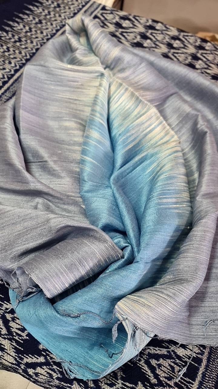 ผ้าคลุมไหล่ผ้าไหม ไหมแท้ เนื้อหยาบนุ่ม ขนาด 65x180ซม.สีฟ้า-สีเทา รหัส ZM-119-111368