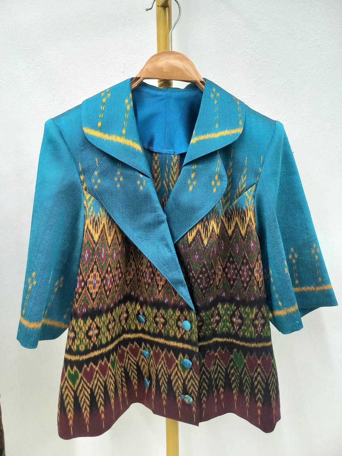 แบบตัดชุด แยกชิ้น เสื้อ+กระโปรง ผ้าไหม (ไม่รวมผ้า) chobmai รหัส CUT-PTS-10116700